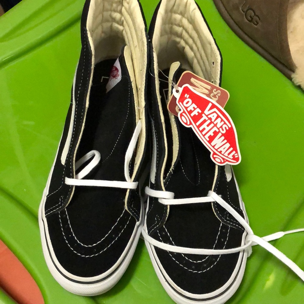 BRAND NEW! TAGS ON! high top black vans